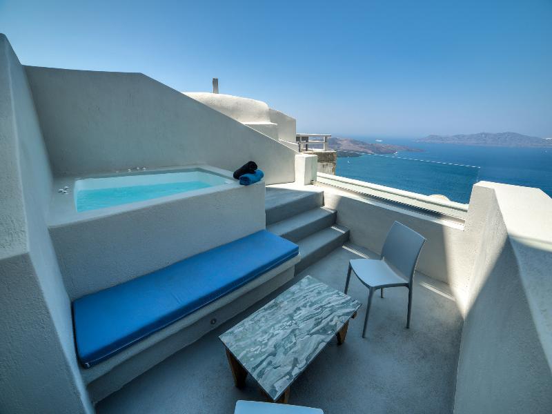 Caldera Cliff Suites Fira  Exterior photo